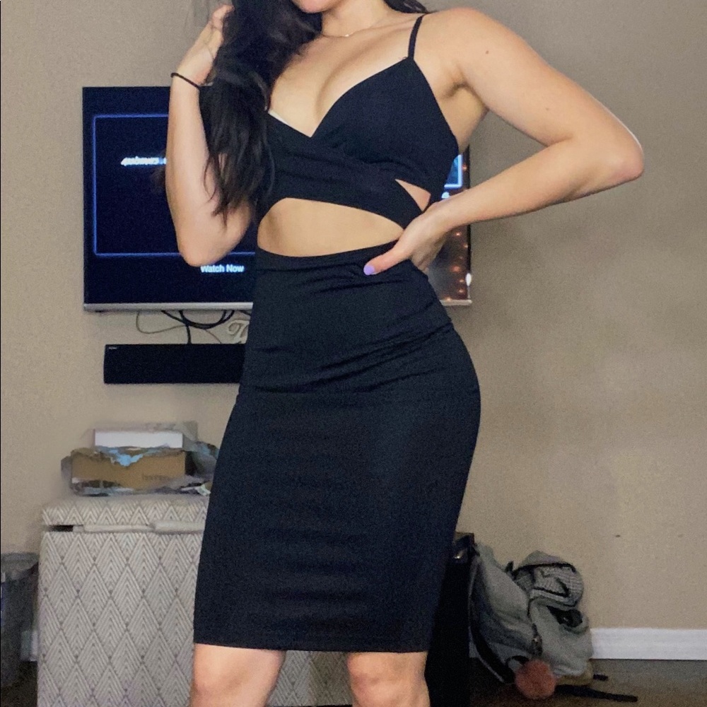 Black cross-cross Midi dress